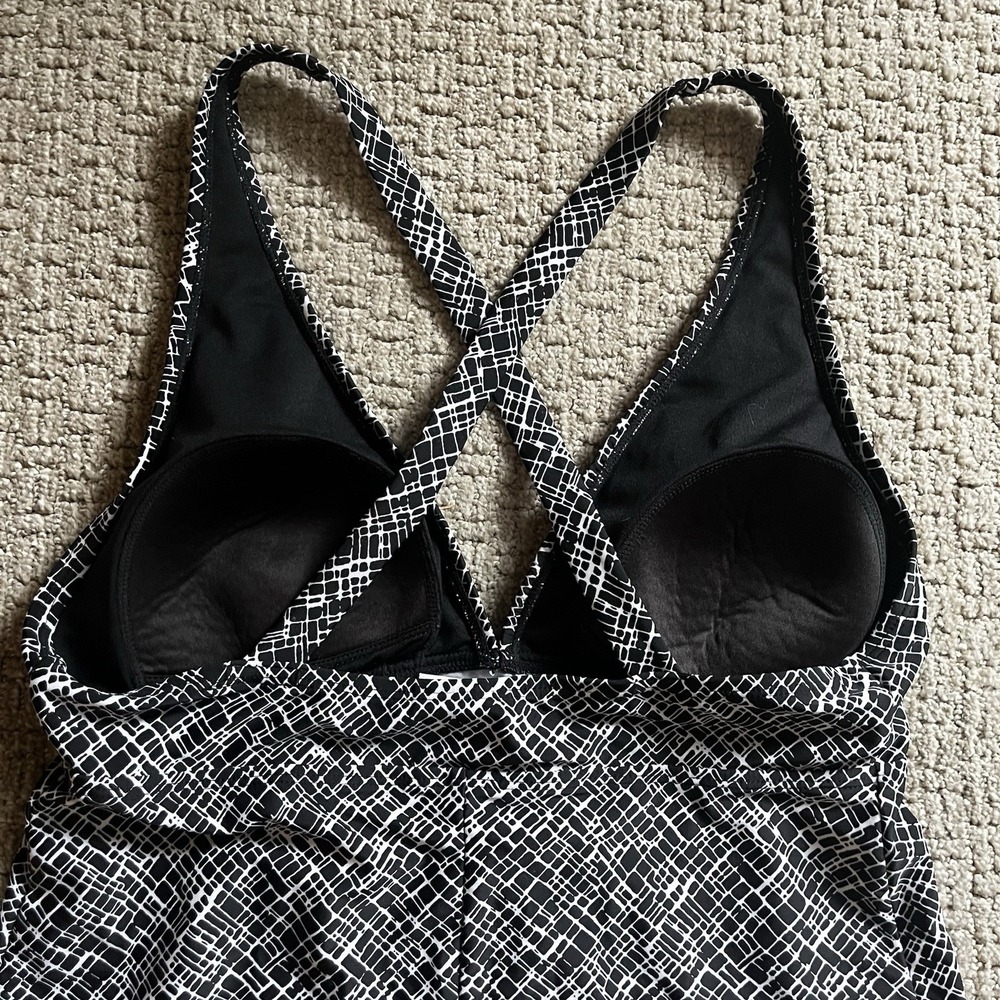 Jaclyn Smith Women's Black And White Size 12 Tankini Swim Top Padded Bra Area - Picture 10 of 14
